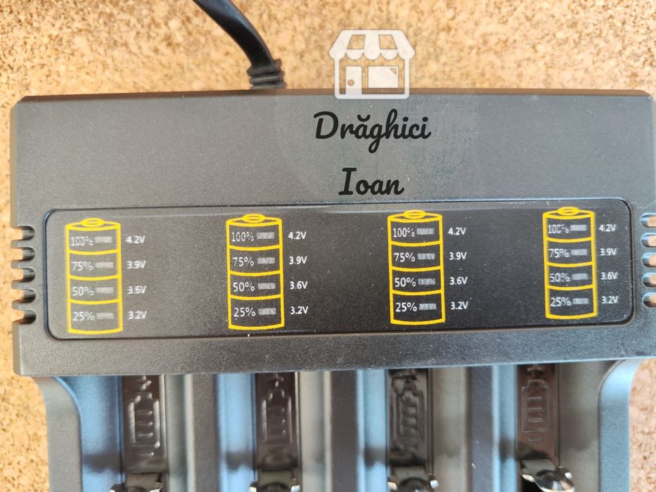 Încărcător 4 porturi acumulatori Li-Ion 3.7v