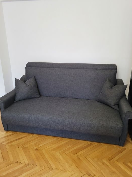 Canapea extensibila cu lada de depozitare