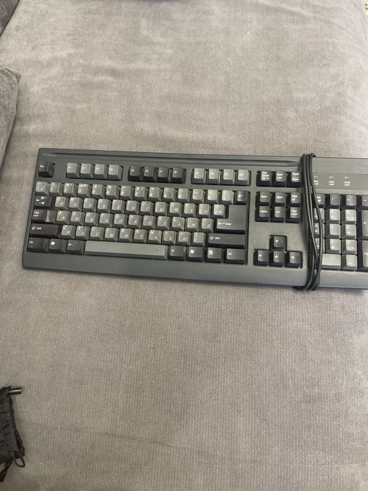 Продам клавиатуру