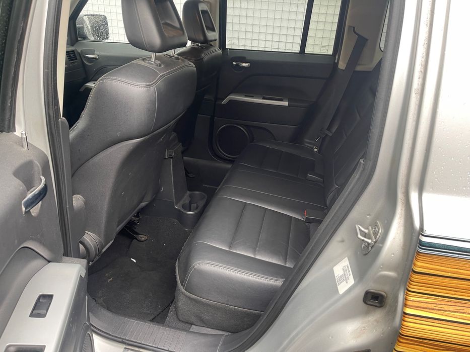 Продавам Jeep patriot от Швейцария