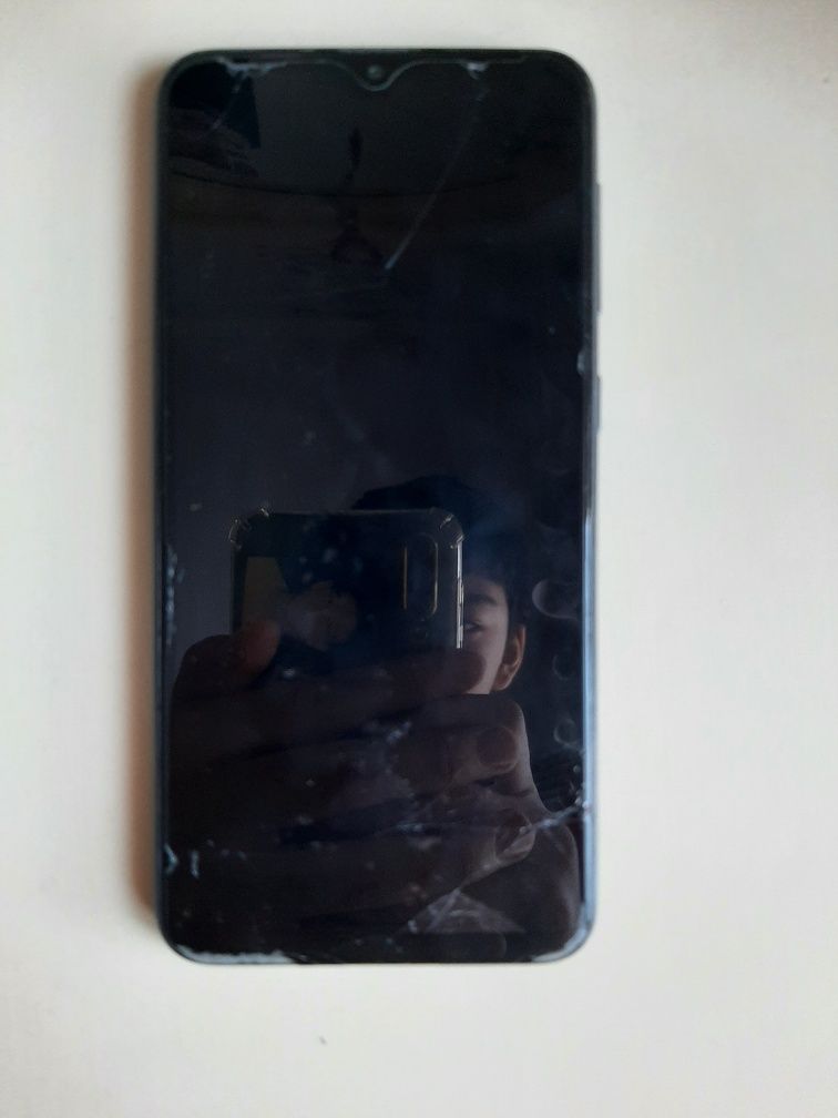 Samsung A10 в чёрном цвете