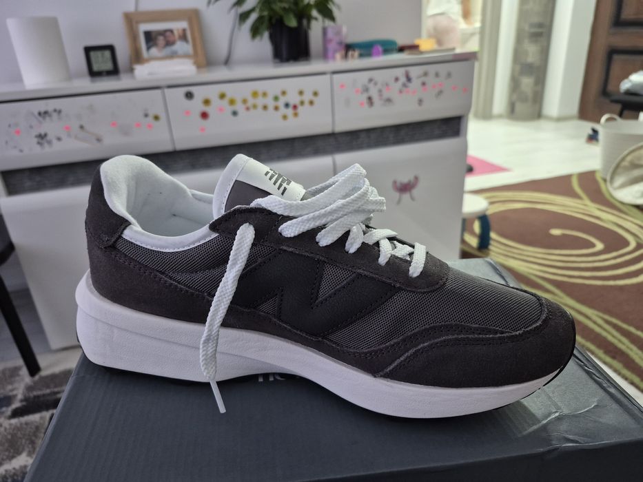 New balance 370 din piele întoarsă