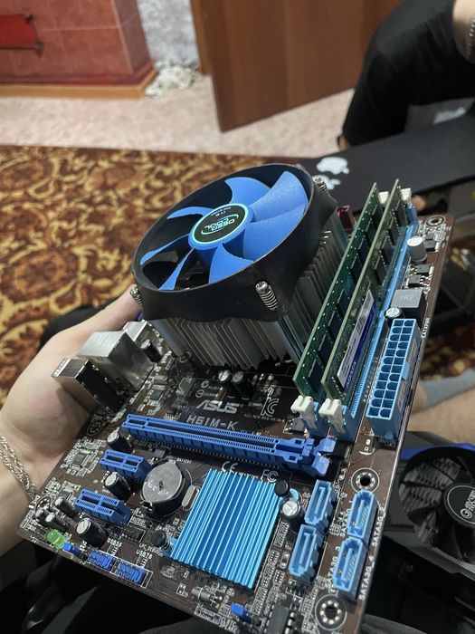 Продам материнскую плату комплект +проц+озу+кулер