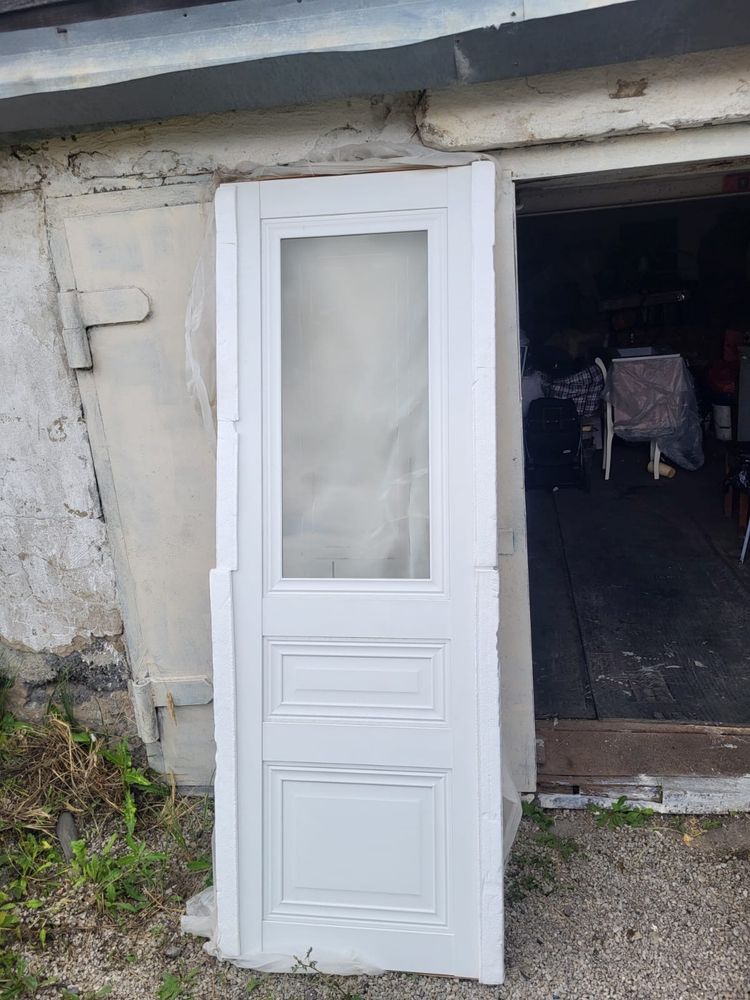 Продам межкомнатную дверь