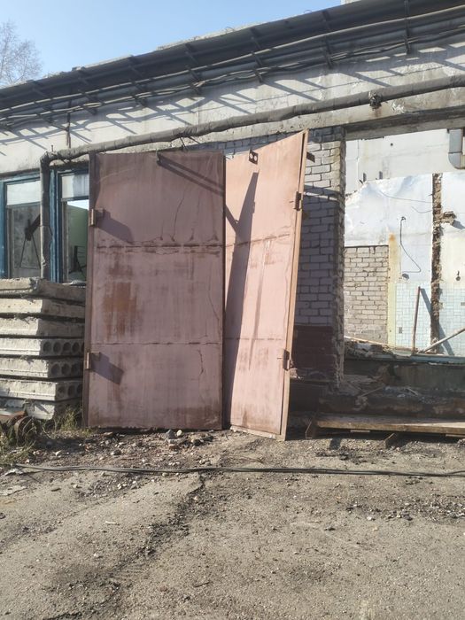Продам ворота для бокса
