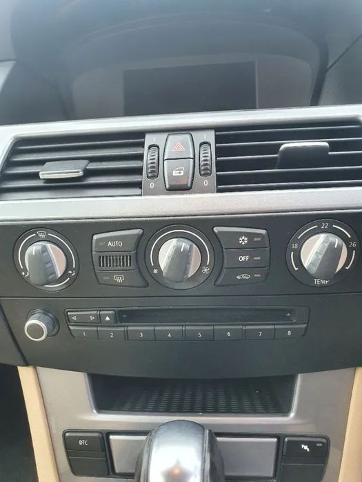 Dezmembrez BMW seria 5 520 d E60 E61 an 2007 motor 2.0 d 163 cp 204D4 M47 facelift radio cp player catalizator filtru particule timonerie cutie viteza automata nuca schimbator etrier etriere fata spate prag praguri stanga dreapta dezmembrari piese auto