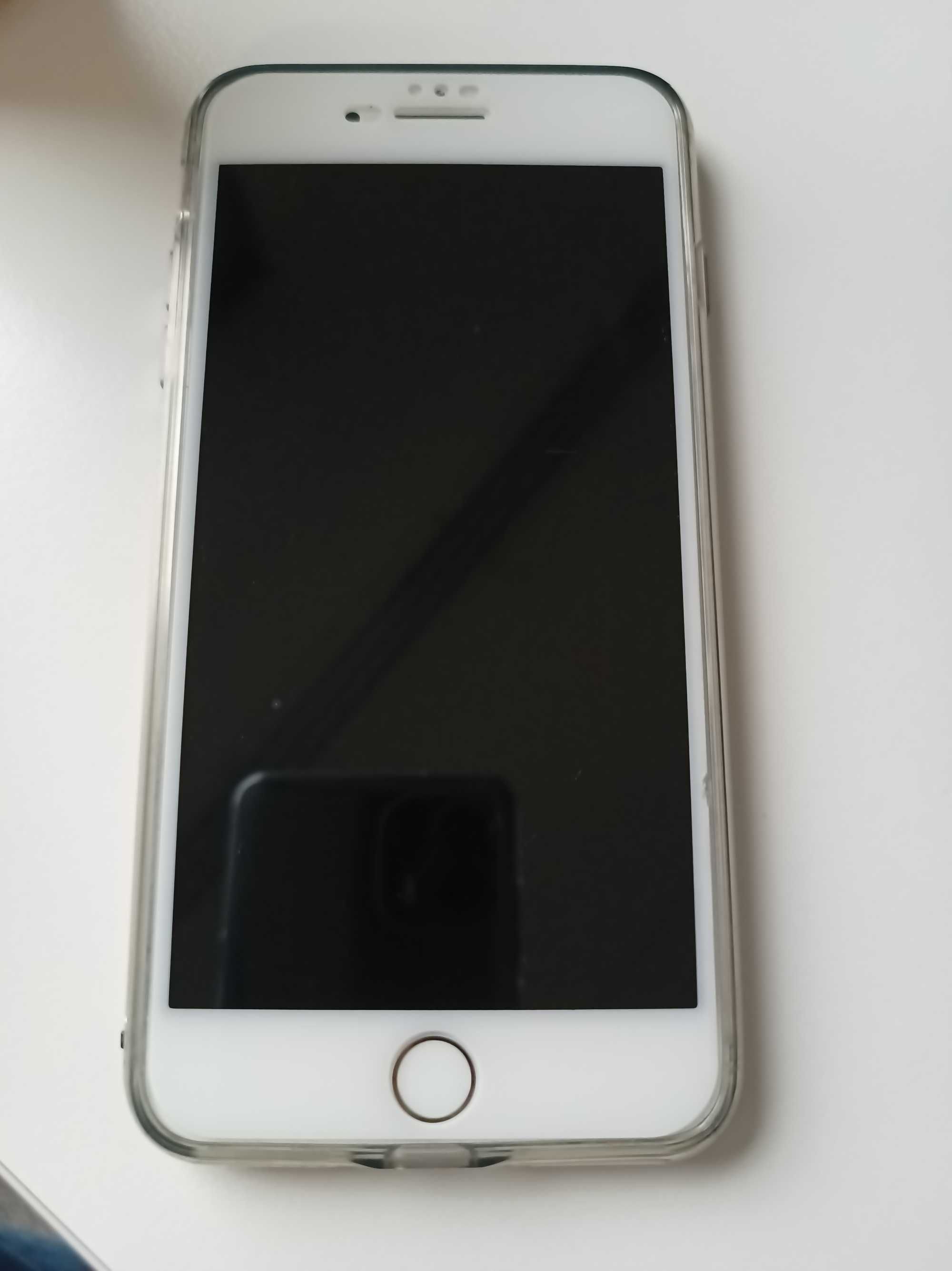 Vand iPhone 8 plus Rose-Gold, functional si vizual ca nou