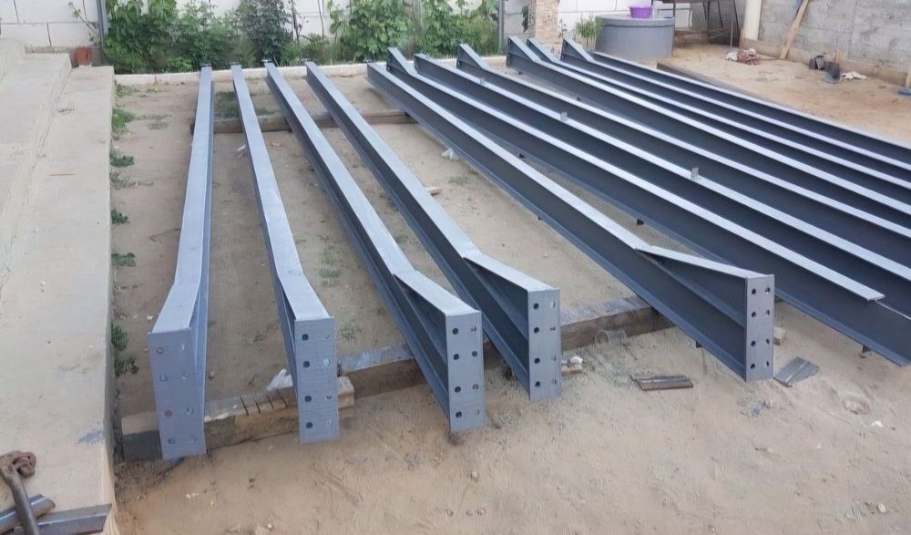 Vand 4ferme metalice la 10m facute din IPE160 si 8stalpi la 4m