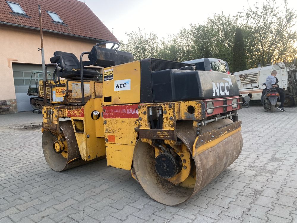 De vanzare sau da inchiriat vibrocompactor