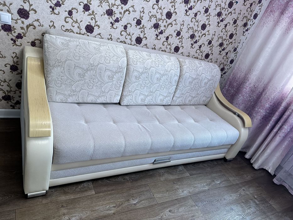 Продам диван в отличном состоянии