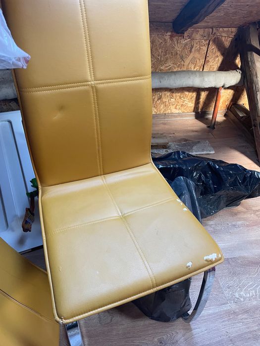 Чисто нова Маса и употребявани столове