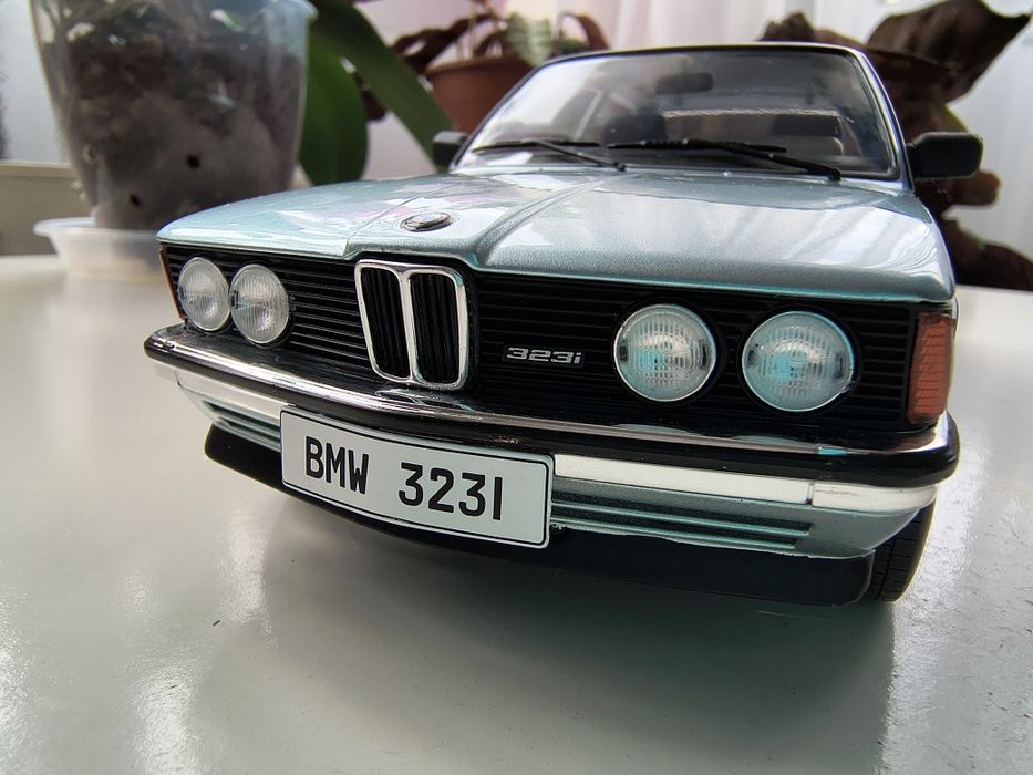 Machetă BMW 323i solido 1/18