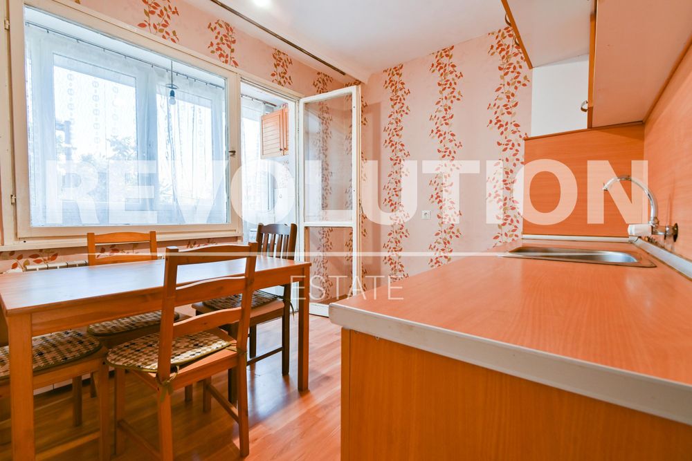 Дава се под наем Тристаен апартамент в София, Люлин 6 - 90 кв.м за 500 € - Снимка #2