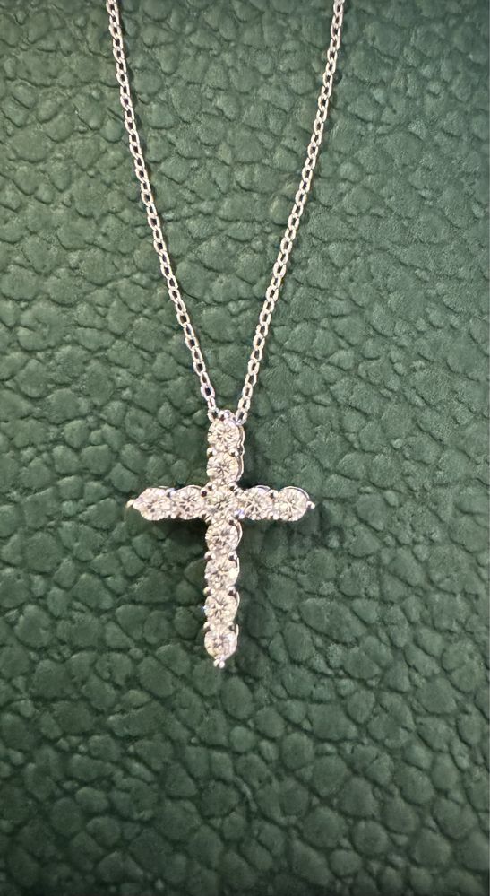 Дамско кръстче с лаборатни диаманти “Moissanite”, (мойсанит), s925