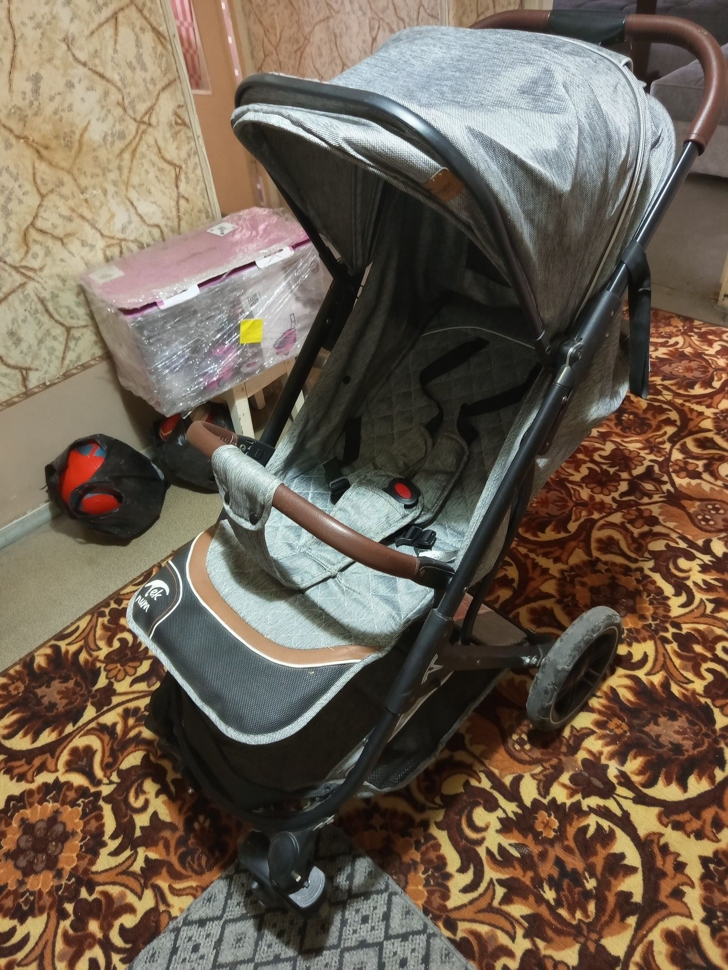 Продам удобную детскую коляску