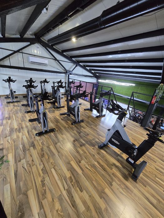 Technogym spining bike рецуклирани колела без забележка техноджим