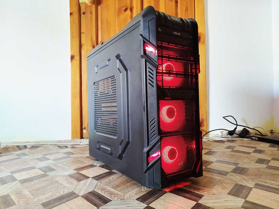 Огромный корпус AeroCool GT с 3 новыми кулерами видеокарта 46см влезет