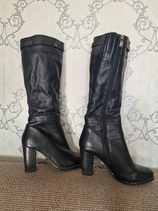 Продам зимние сапоги