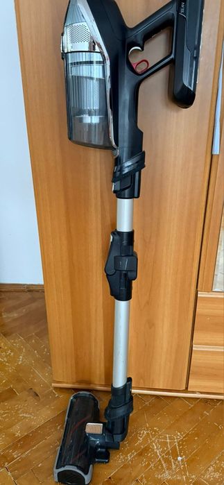 Aspirator vertical Rowenta