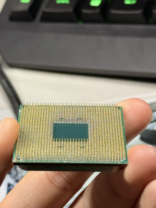 procesor ryzen 7 3700x cu cooler amd wraith prism