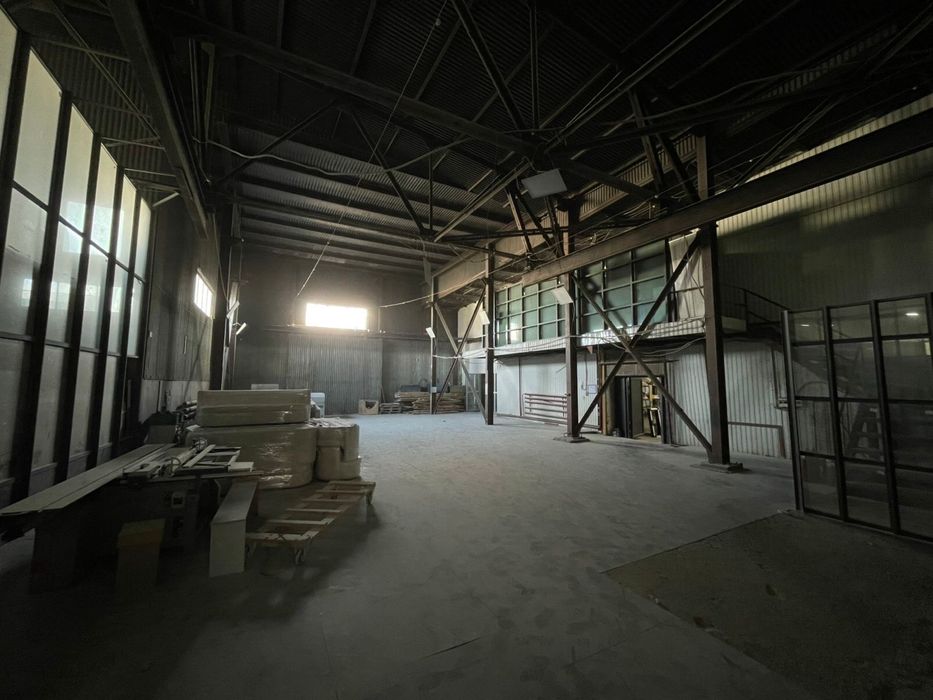 Сдаётся часть территории в мебельном цехе — 300 м²