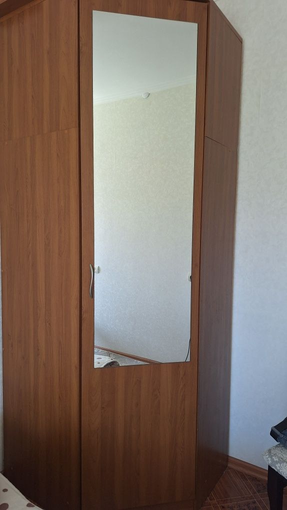 Угловой шифоньер сатылады