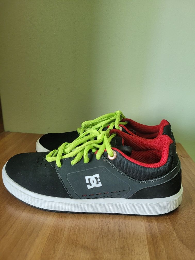 Pantofi sport DC Shoes nr. 33