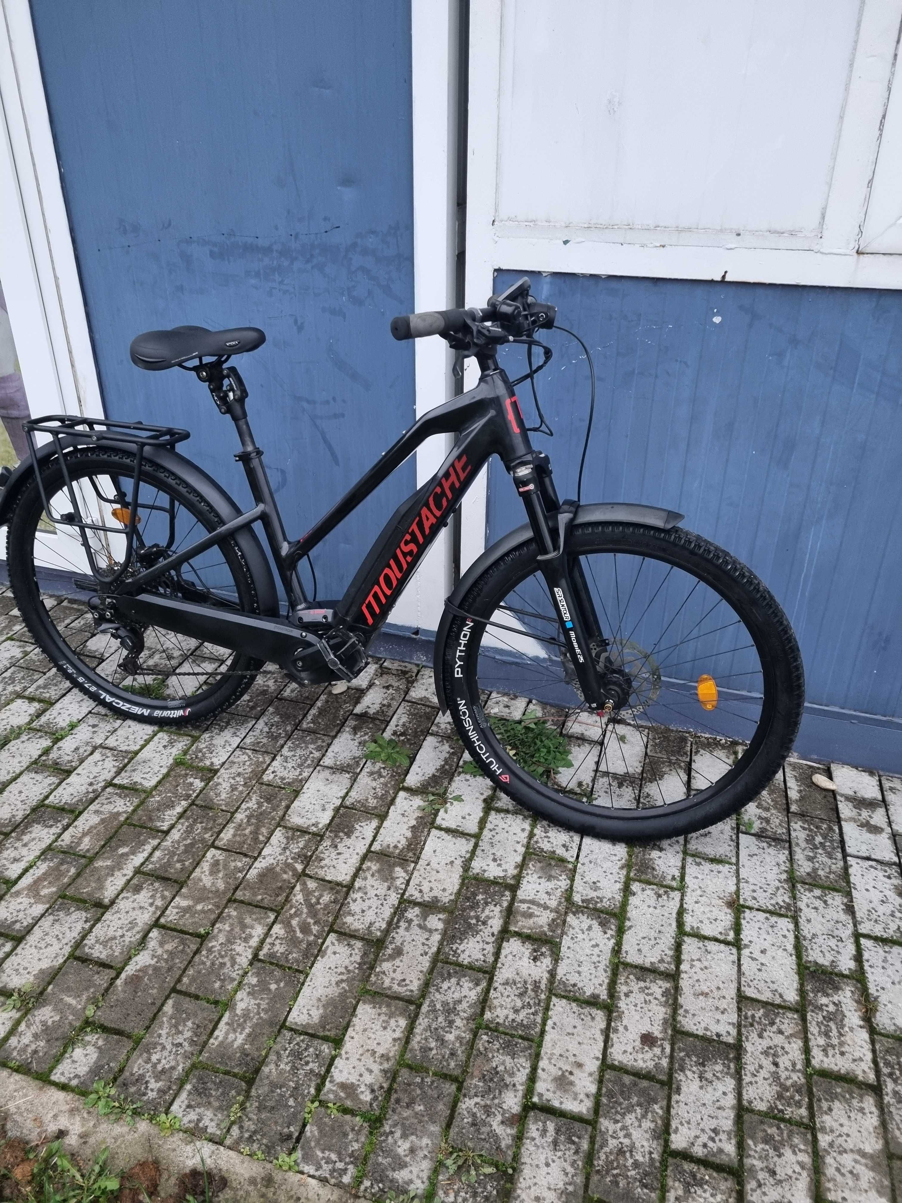 Bicicleta Moustache electrica Samedi 27 XROAD motor Bosch CX Cube Trek