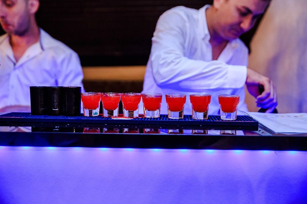 Bar Cocktail/Bar mobil/Bar evenimente/Tort shoturi/Tortul mirelui