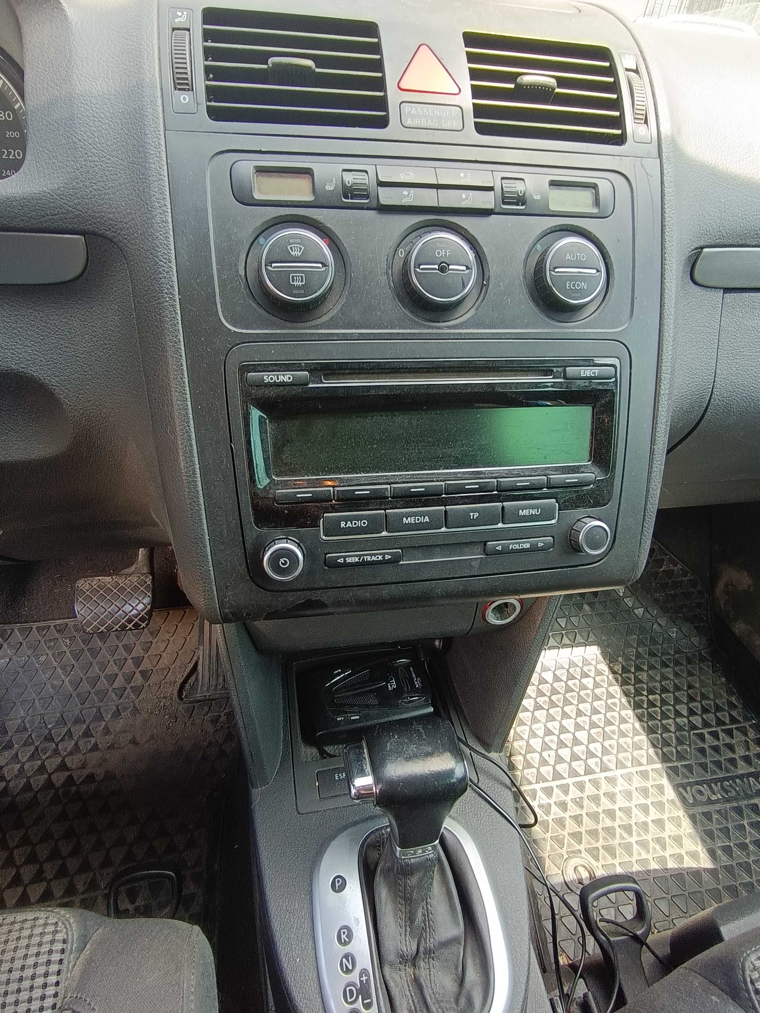 Wolswagen Touran an 2004 1,9 tdi BKC 105 CP automat 7 locuri in acte