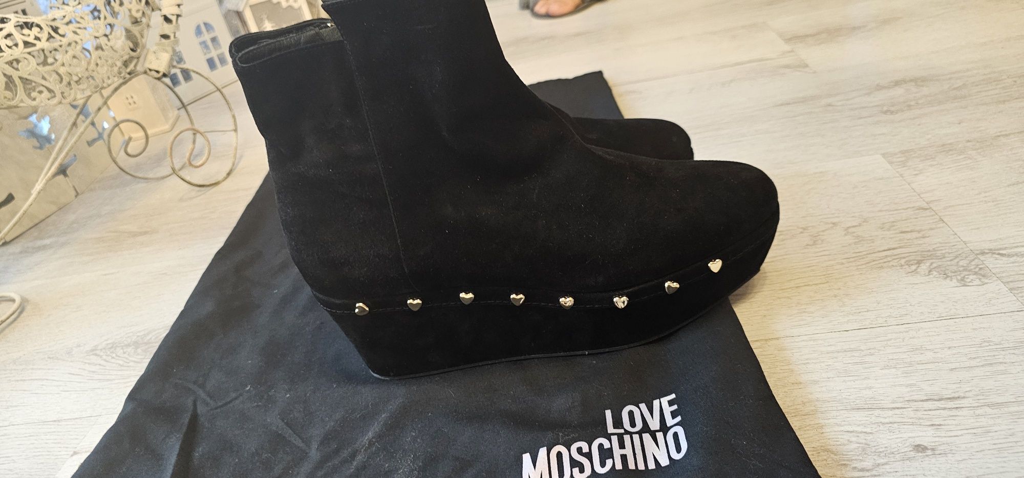 Боти love Moschino