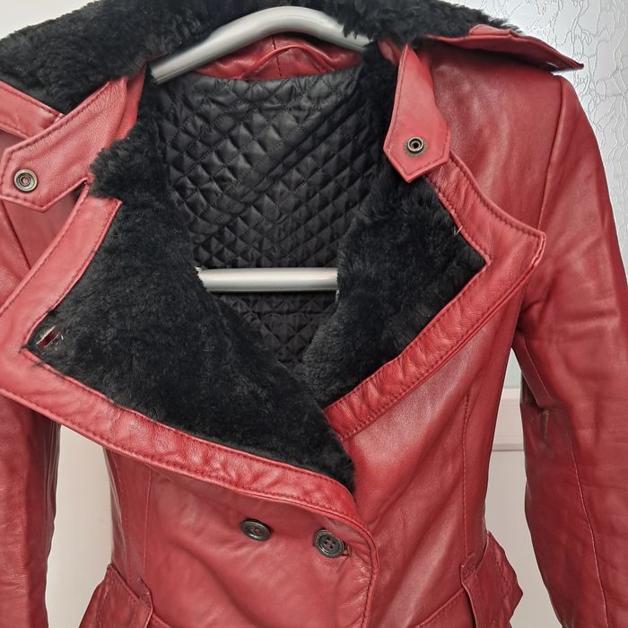 Geaca rosie dama cu blană