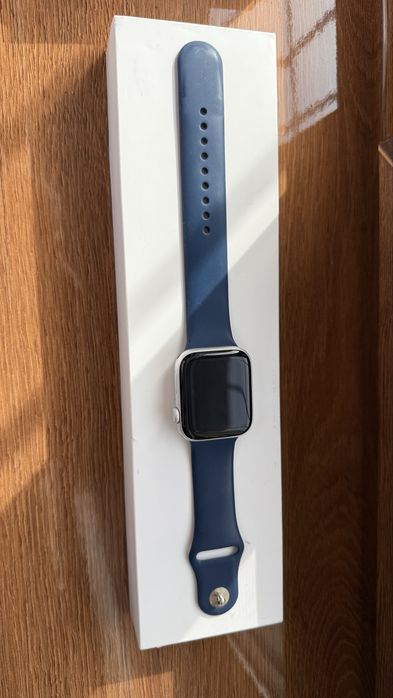 Apple watch se2 44мм оригинал