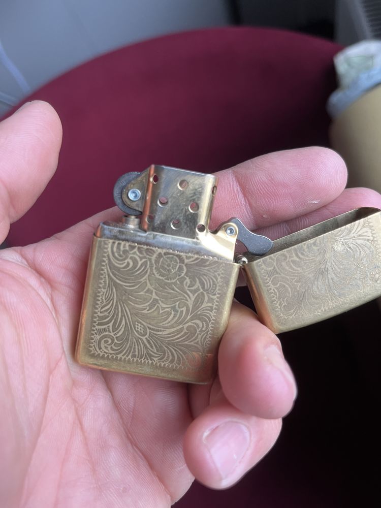 Bricheta zippo model venetian