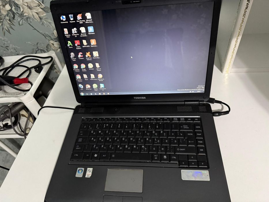 Продаю 3 ноутбука — ASUS, Compaq и Toshiba, в рабочем состоянии