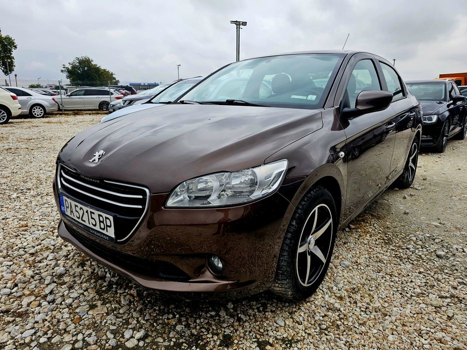 Продавам Peugeot 301 на реални километри.