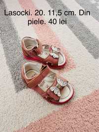 Sandale fetita marime 20