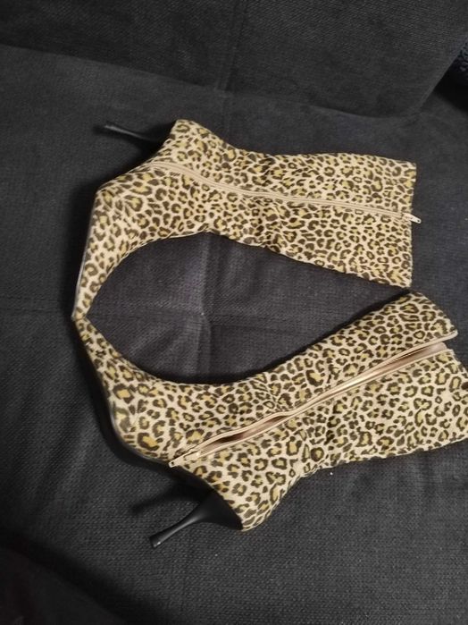 Нови тигрови ботуши