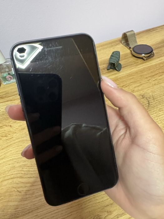 iphone 8 64gb използван