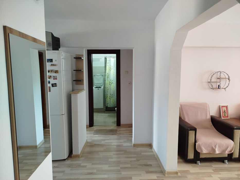 Închiriez apartament 3 camere în Târgu Neamț