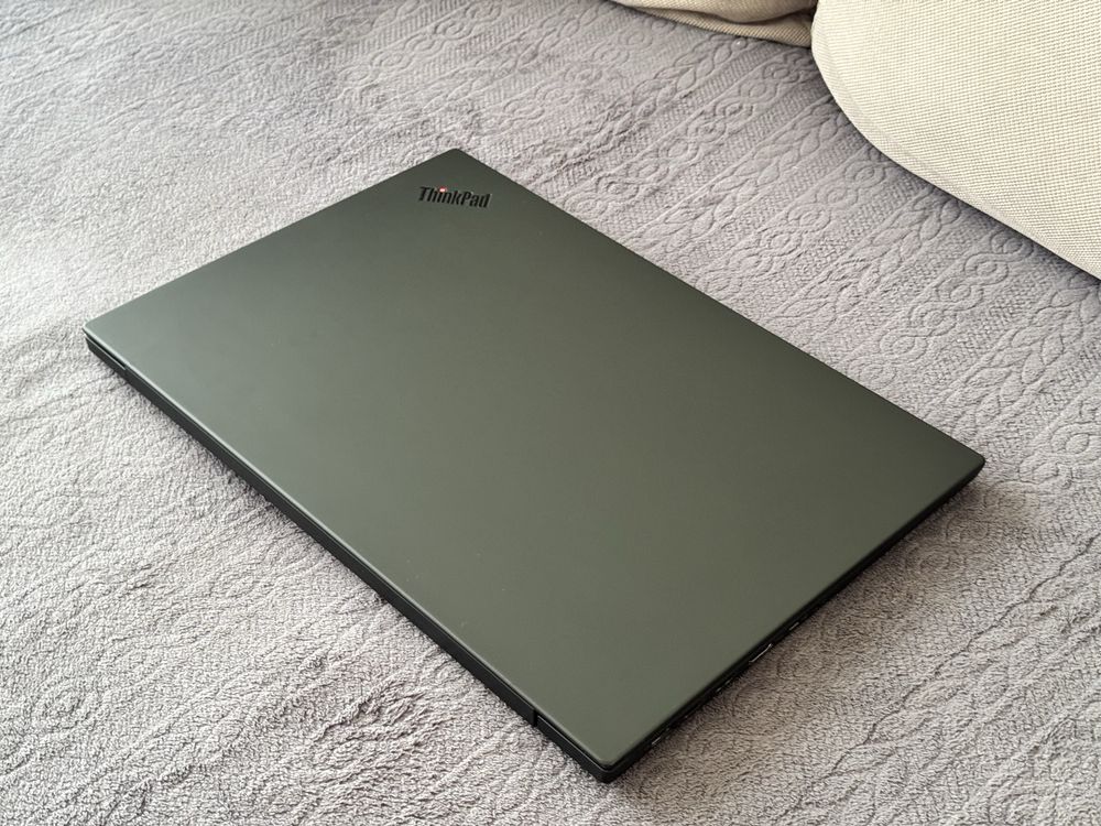 15.6’FHD IPS/i7-9750H/Thinkpad P1 Gen2/32GB DDR4/512GB SSD/QuadroT1000