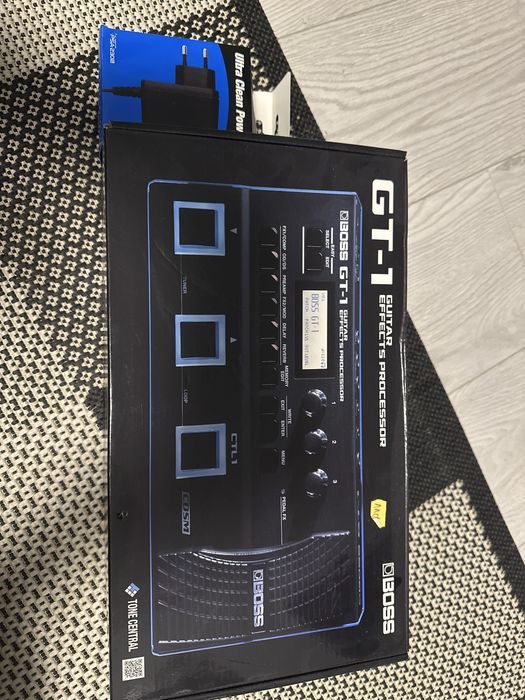 Procesor de efecte pentru chitara BOSS gt-1*CU ADAPTOR INCLUS*