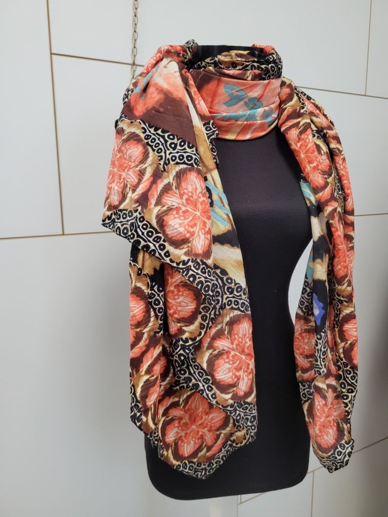 Desigual шал /квадрат