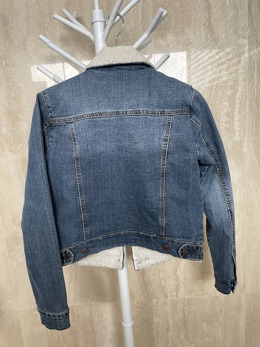 Geaca de blugi .albastra .stare buna