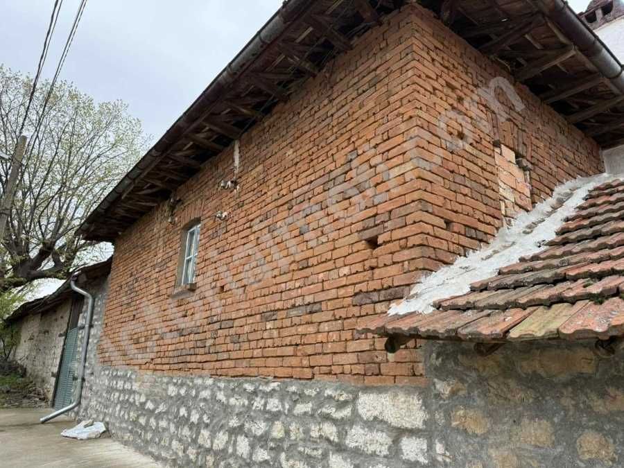 Здрава къща в с. Беляковец!