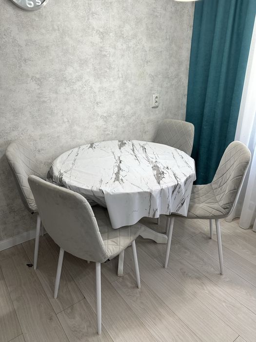 Продам кухонный стол