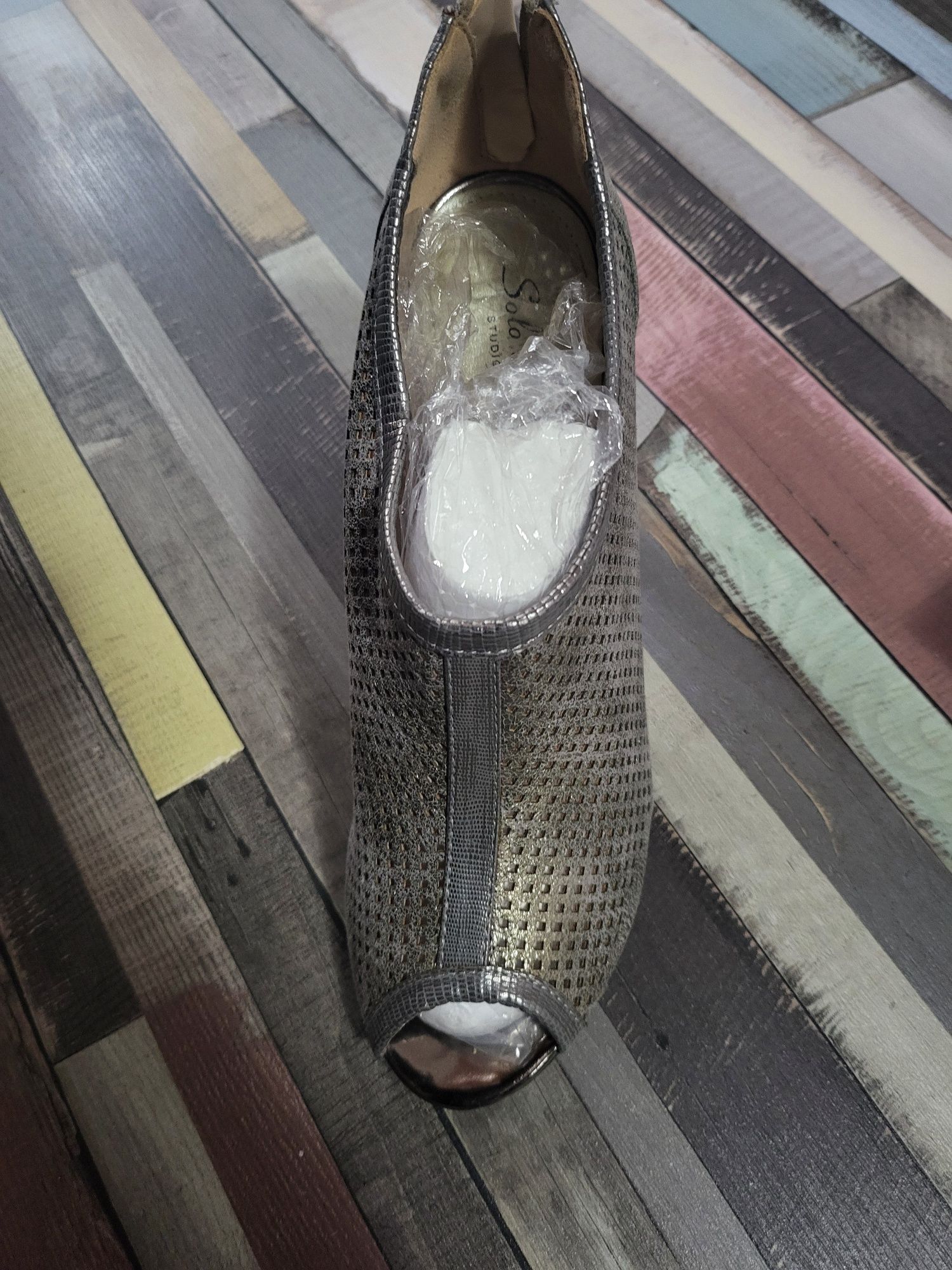 Botine argintii cu toc