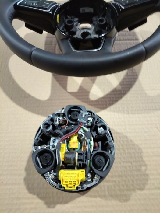 Мулти волан със пера за Ауди А4 Б9