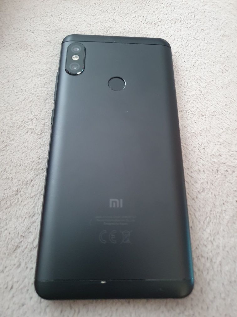 Redmi. 5..в полном порядке. Почти новый.