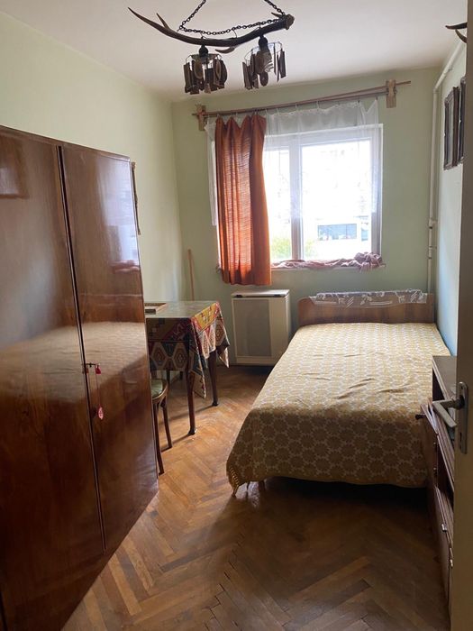 De vanzare apartament 3 camere